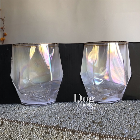 Luxe Habitat Iridescent Structured Wine Glasses - Picture 1 of 5